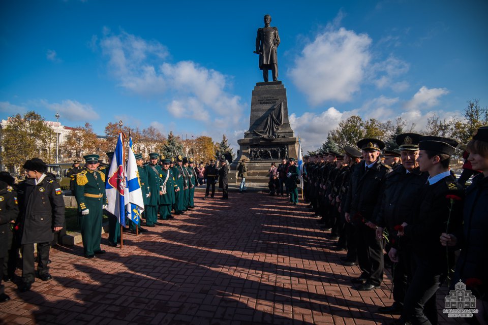 Фото памятника нахимову в севастополе