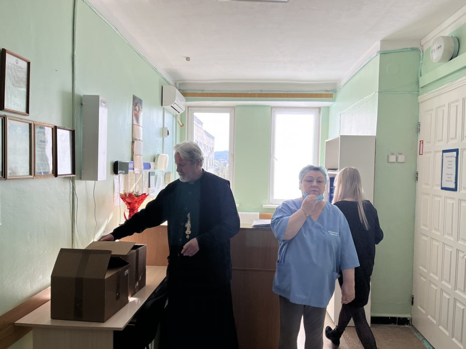 Приезд в больницу. Священник в 64 больнице. Священник Севастополь. Поликлиника МСЧ 9.