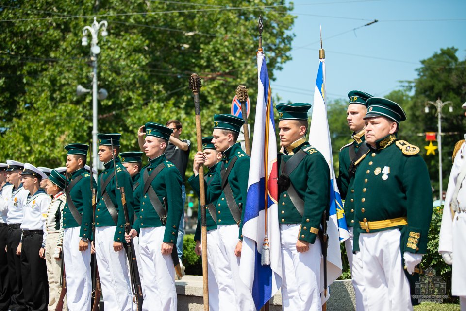 День победы нахимова. Парад ВМФ В Севастополе. День ВМФ Севастополь фото. Адмирал Громов в Севастополе.