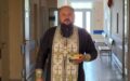 Священник посетил реанимацию роддома №2 и Детского больничного комплекса